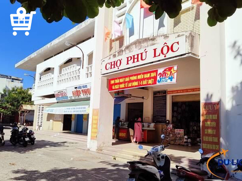 Chợ Phú Lộc là một trong các khu chợ nổi tiếng tại Đà Nẵng