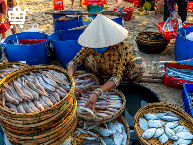 Những mặt hàng tươi ngon được bày bán vô cùng thích mắt